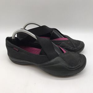 Crocs Molly Slip On Cross Strap Shoes Woman's size 7 Black Casual Comfort Flats